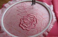 8 занимательных способов украсить вещи: как вышивать на швейной машинке?