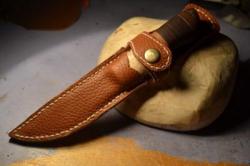 Серьезный инструмент нуждается в заботе: как сделать ножны для ножа своими руками из кожи?