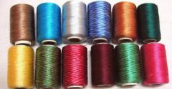 Три способа проверить качество ниток для шитья на швейной машинке: какие выбрать?